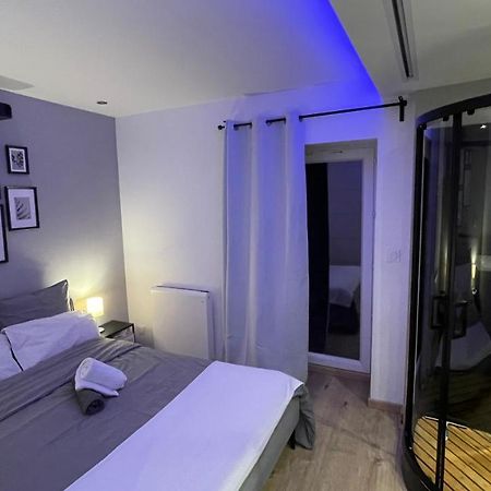 Bienvenue Chez Vous "Appartement Classe 2 Etoiles En Rdc Avec Espace Exterieur Et Parking" Dole Exteriör bild