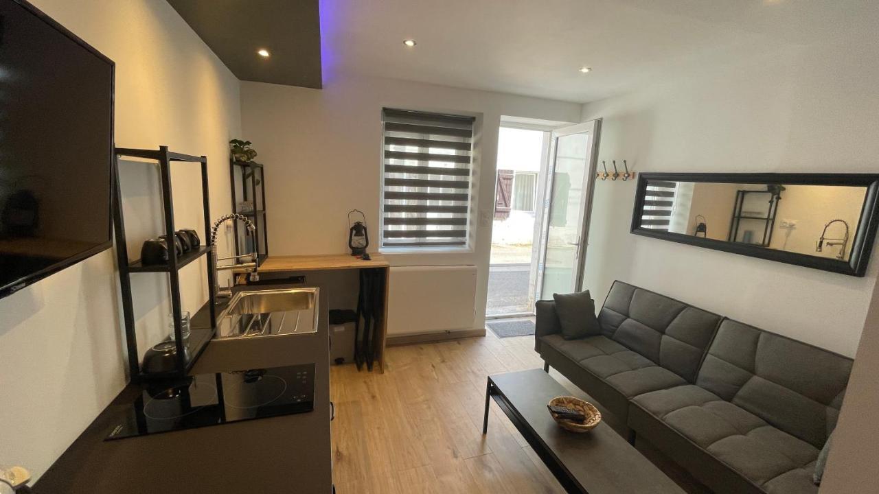 Bienvenue Chez Vous "Appartement Classe 2 Etoiles En Rdc Avec Espace Exterieur Et Parking" Dole Exteriör bild