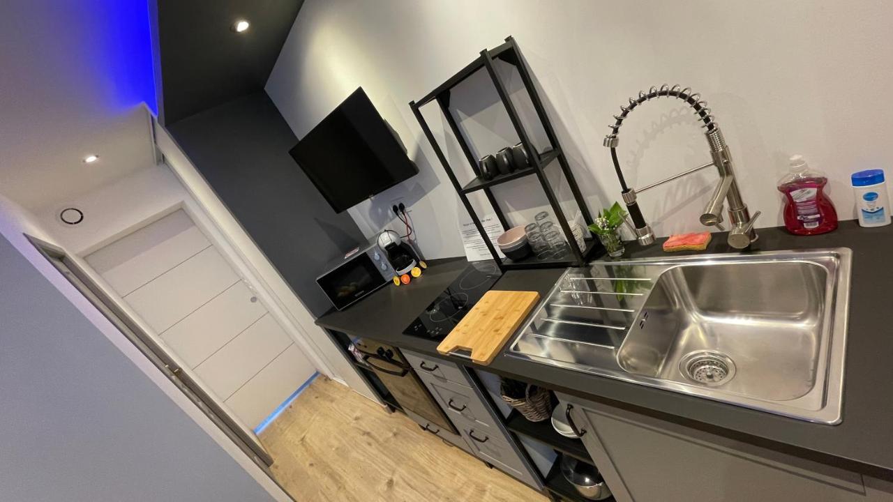 Bienvenue Chez Vous "Appartement Classe 2 Etoiles En Rdc Avec Espace Exterieur Et Parking" Dole Exteriör bild