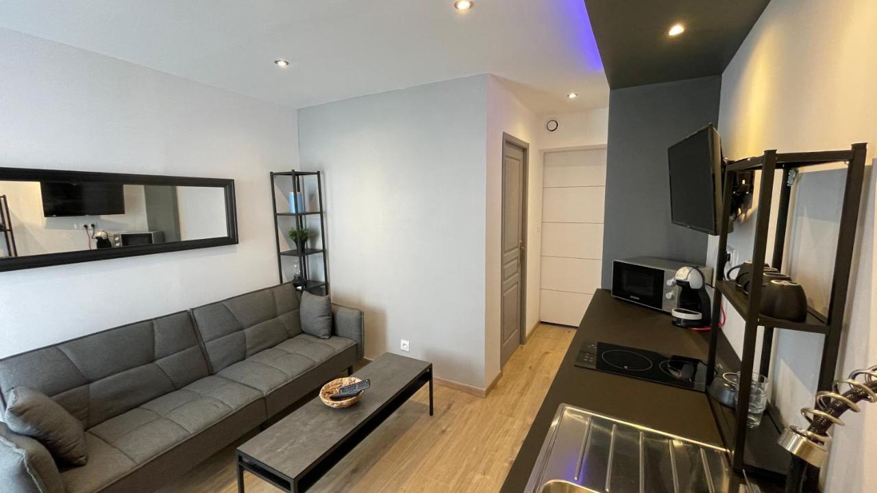 Bienvenue Chez Vous "Appartement Classe 2 Etoiles En Rdc Avec Espace Exterieur Et Parking" Dole Exteriör bild